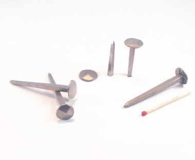 Diamond shaped head steel forged nail (100 nails) L : 50 mm - Ø 10 mm